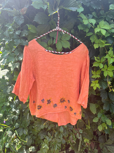Flower-hammered Linen Top